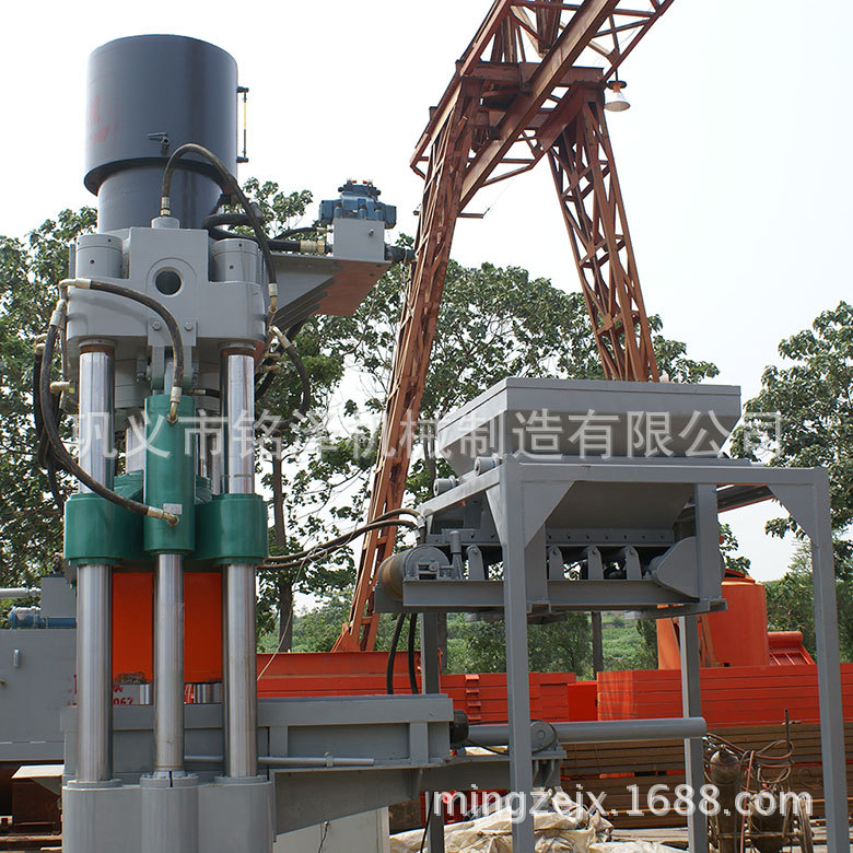 新型耐火磚壓磚機(jī)